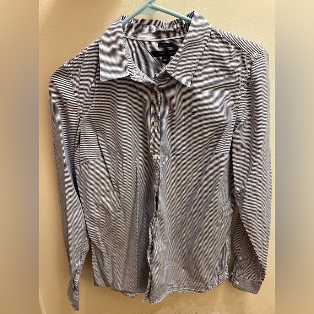 USED: Women’s Tommy Hilfiger Button Up